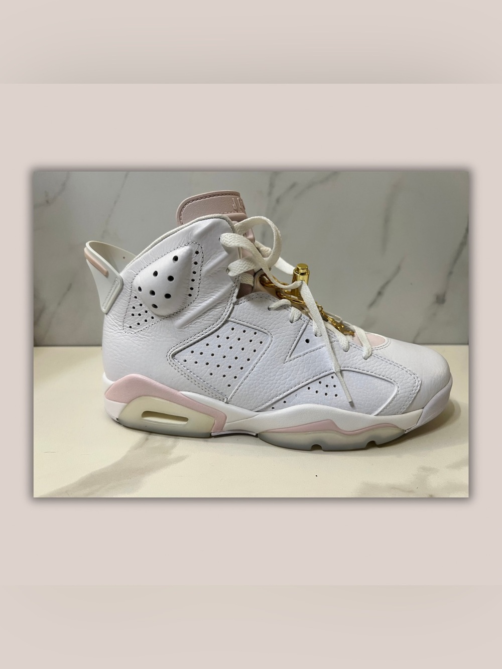 AIR JORDAN 6 RETRO - WHITE/ METALLIC GOLD / PINK | SZ 9